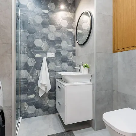 Apartment Yoursecondflat Siedmiogrodzka-grzybowska *